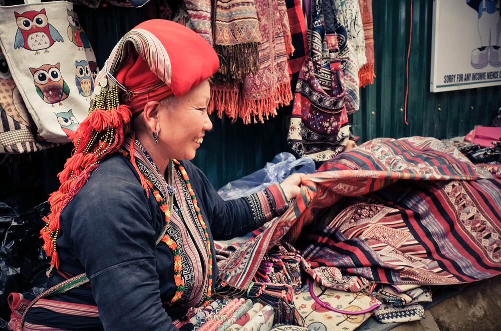 Làm sao để mua đồ thổ cẩm Sapa không bị lầm to